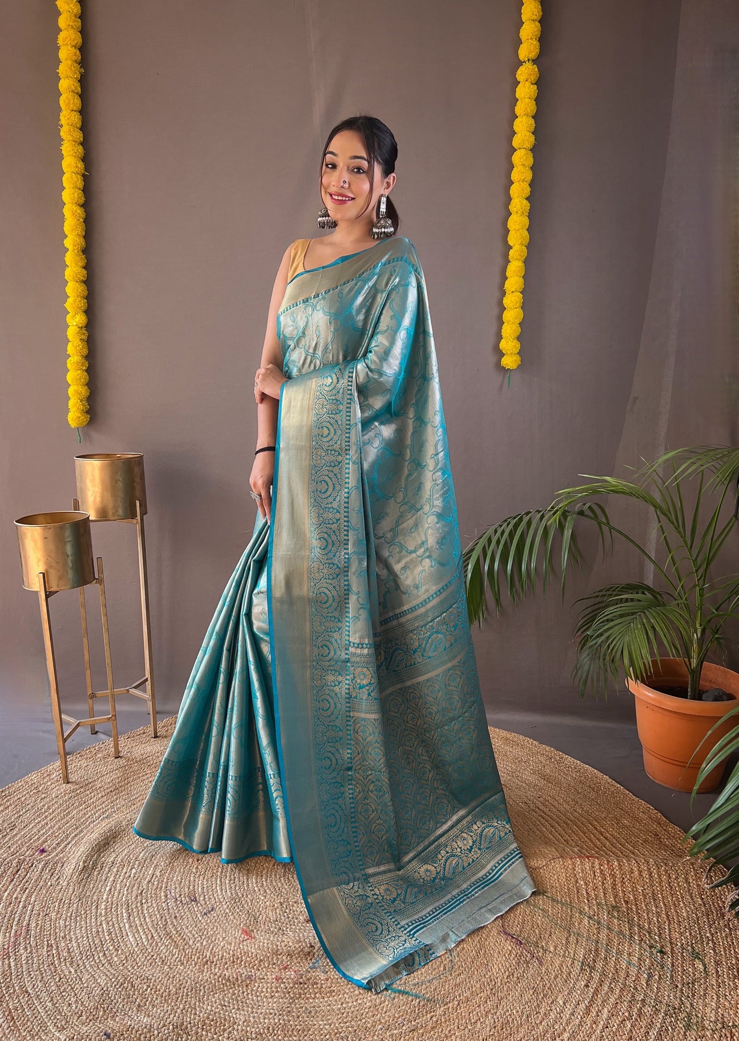 Kanchipuram Silk Saree with Intricate Zari Weaving, Rich Pallu, and Coordinated Blouse