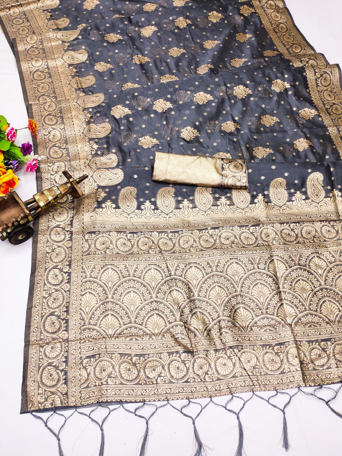 Organza Silk Zari Weaving Saree with Golden Butties, Silver Zari Pallu & Brocade Blouse