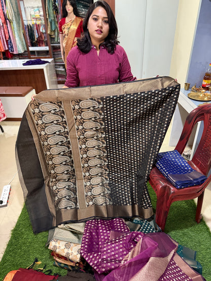 Kota Stripe Cotton Saree with Blouse Piece – Lightweight Traditional Saree for Women