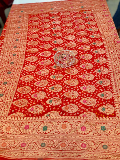 Banarasi Pure Georgette Bandhani Saree with Golden Zari Jaal and Meenakari Work – Bridal Wear