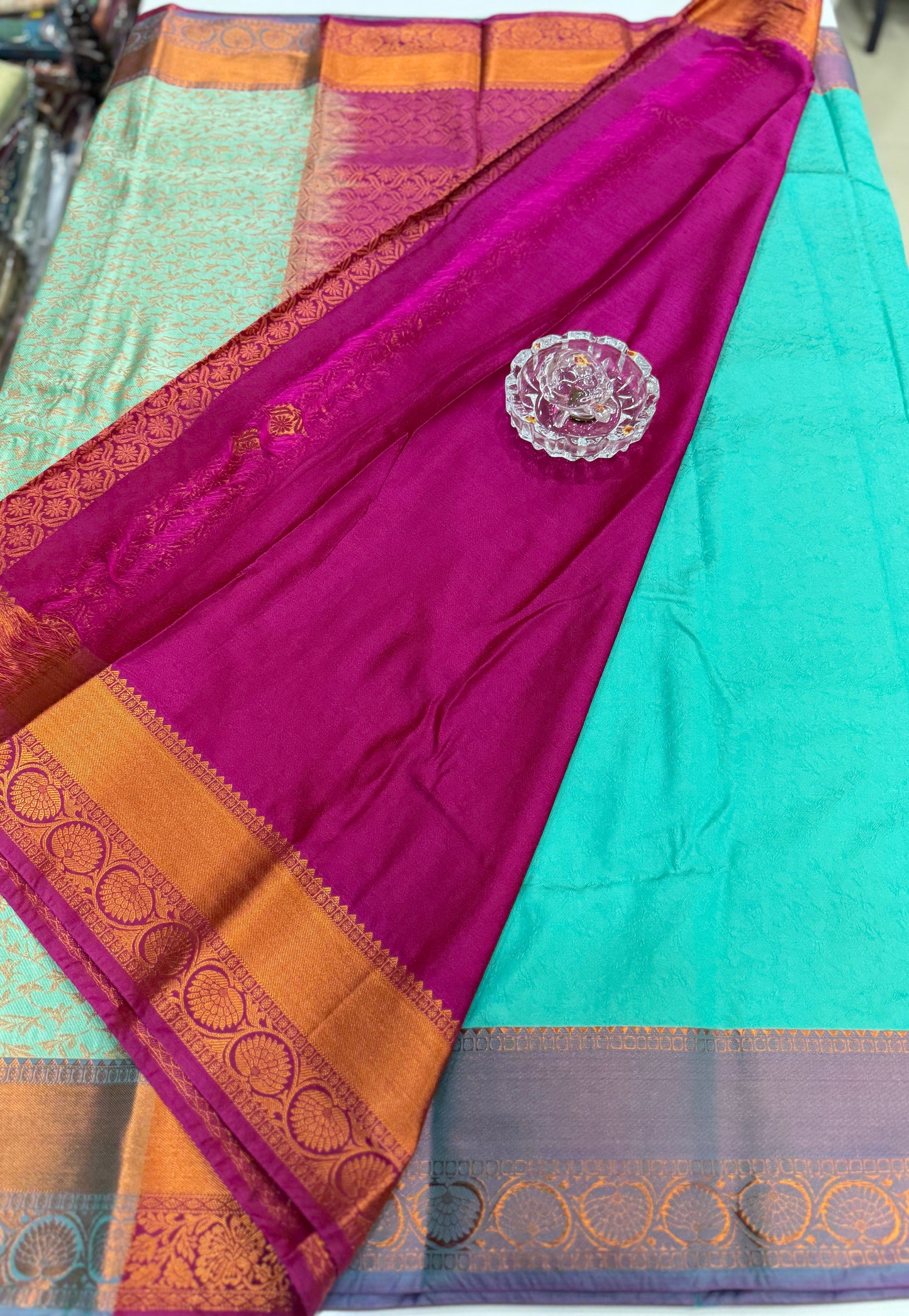 Soft Silk Saree with Samutrika Weaving and Contrast Zari Border for Women – Lightweight Festive Wear Saree