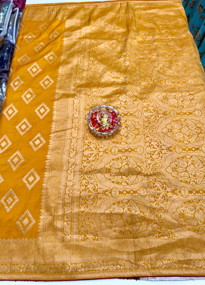 Pure Crepe Saree with Designer Contrast Blouse – Lightweight Festive Wear for Women