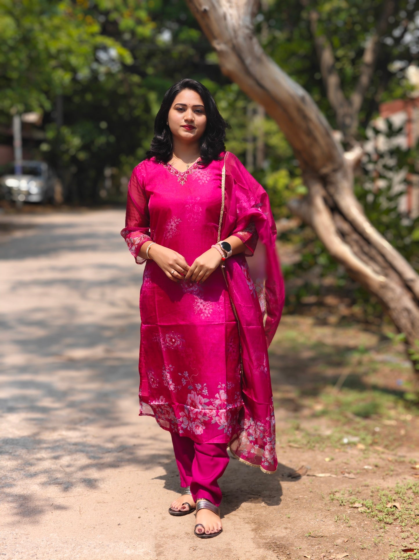 Heavy Organza Kurti with Intricate Neck Work, Silk Pant & Matching Dupatta – Size M