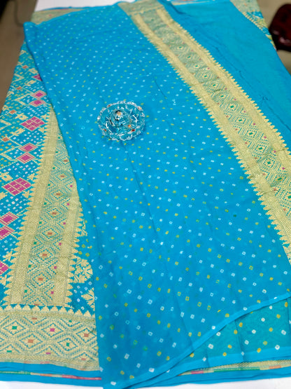 Banarasi Pure Georgette Bandhani Saree with Golden Zari Jaal and Meenakari Work – Bridal Wear