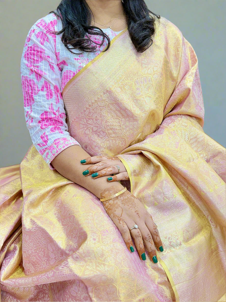 Handloom Borderless Pure Silk Saree in Dual-Tone Pink and Gold with Zari – Wedding Collection