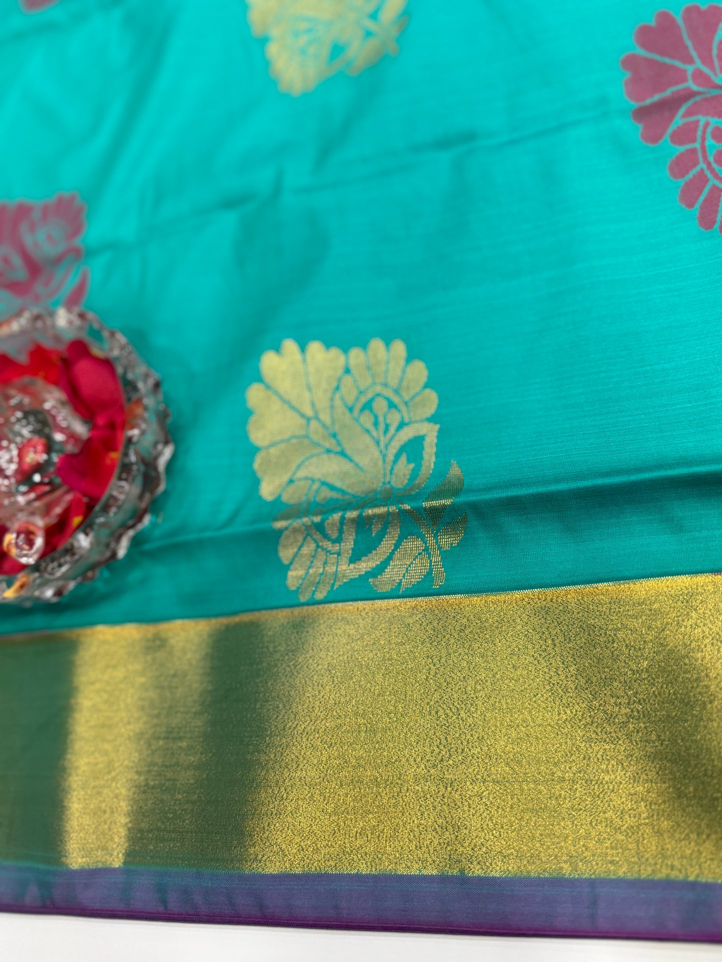 Kanchi Soft Silk Saree with Zari Weaving and Traditional Motifs – Wedding and Festive Wear