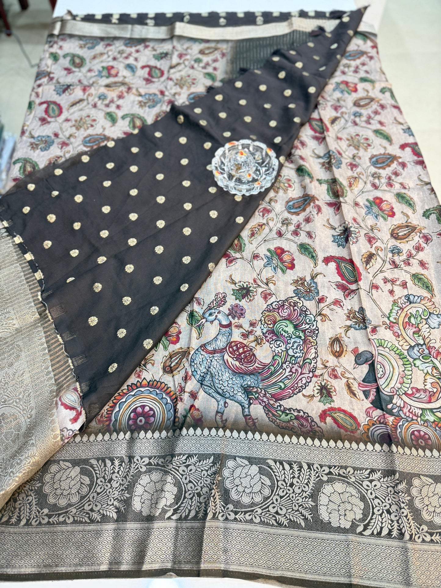 Russian Viscose Crepe Silk Chittpallu Saree with Heritage Print and Zari Border for Women