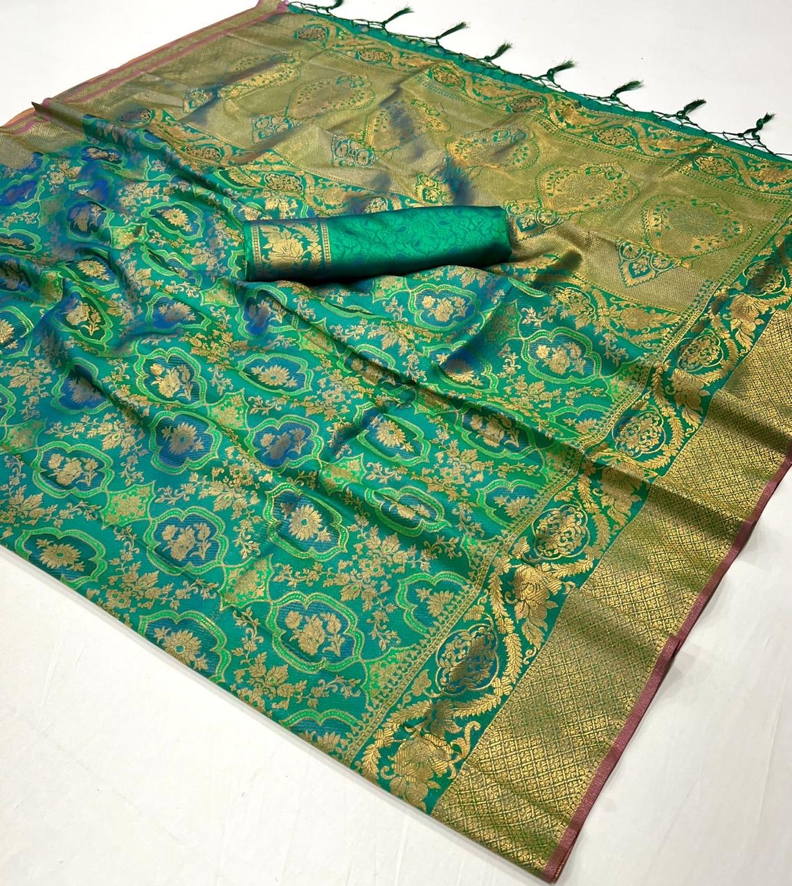 Handloom style Silk Saree with Intricate Weaving and Blouse Piece – Festive and Wedding Wear