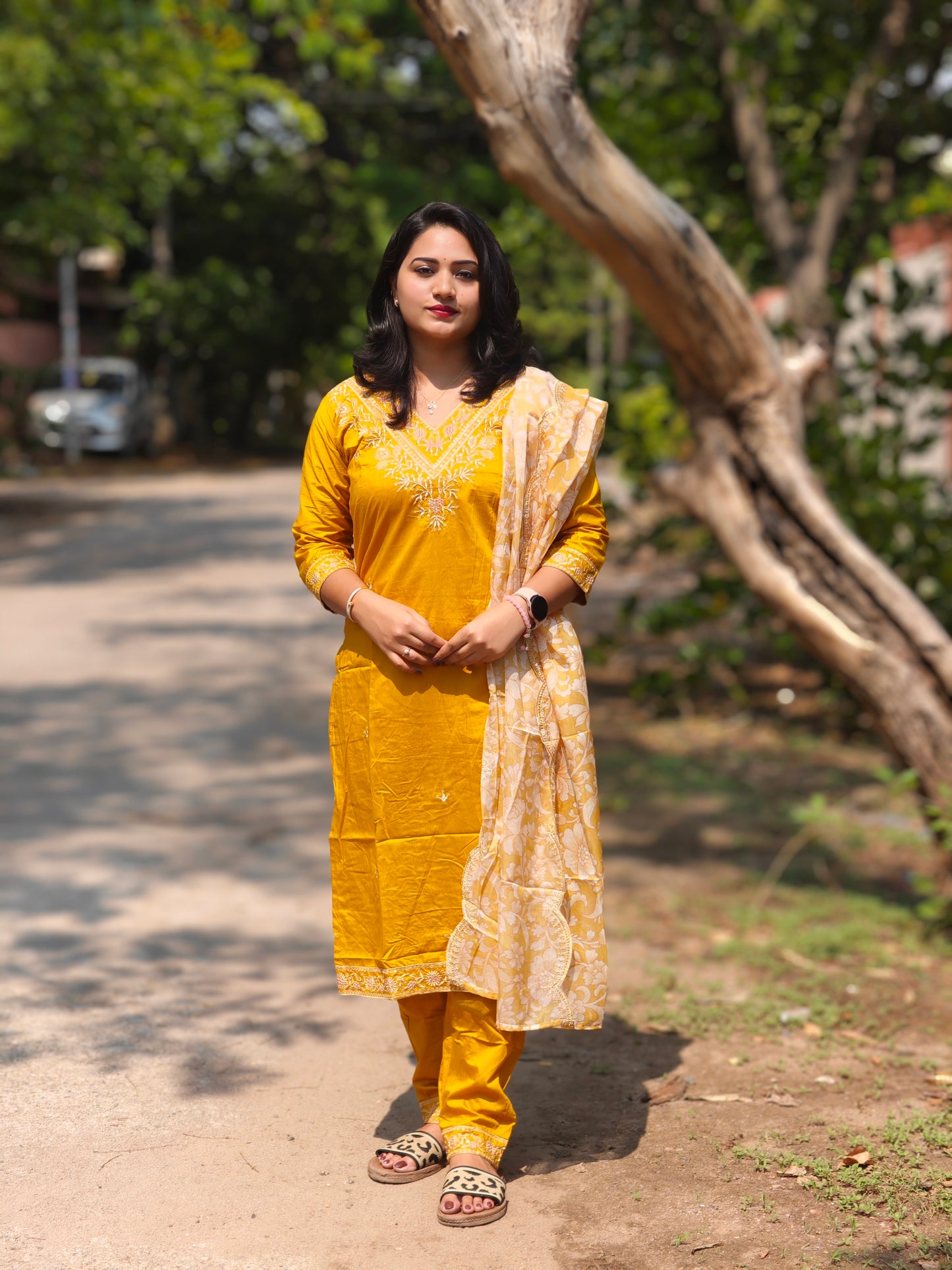 Heavy Chanderi Afghani Suit Set with Embroidery & Floral Print Organza Dupatta – Mahendi & Yellow – Sizes M & L