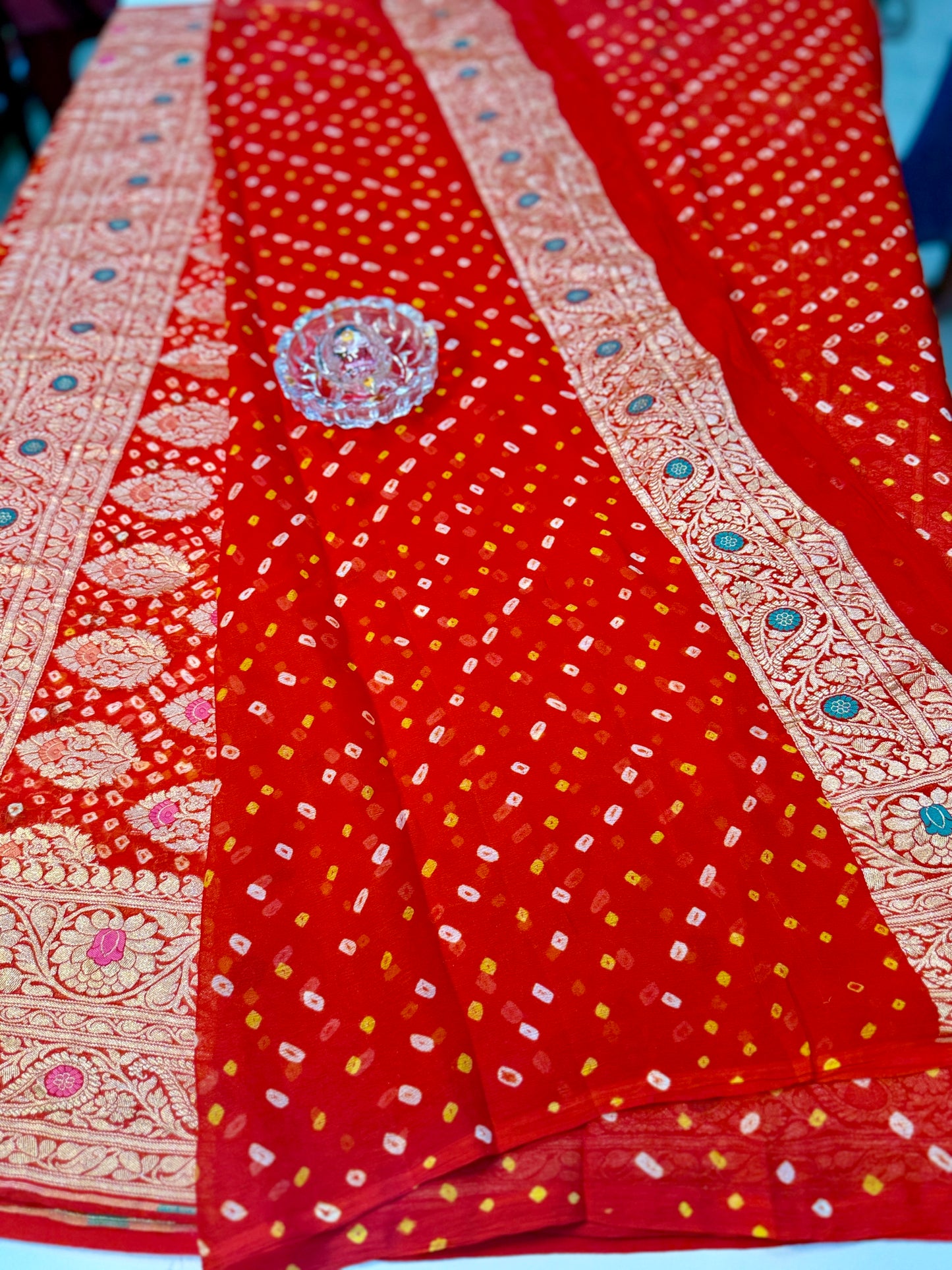 Banarasi Pure Georgette Bandhani Saree with Golden Zari Jaal and Meenakari Work – Bridal Wear