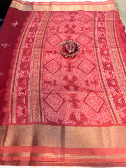 Woven Saree with Contrast Border and Tassel Pallu for Women