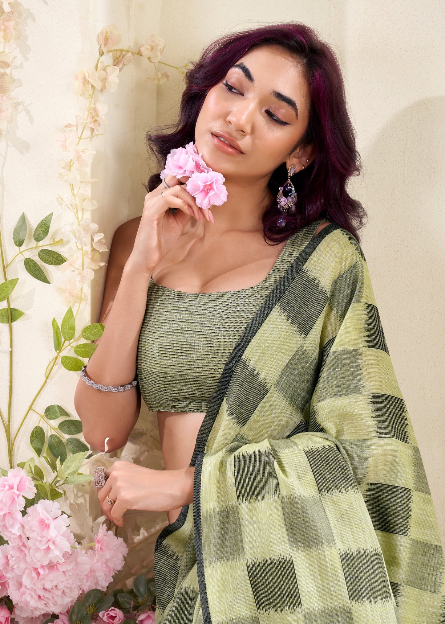 linen silk saree with checked pattern and floral border – lightweight ethnic wear for women