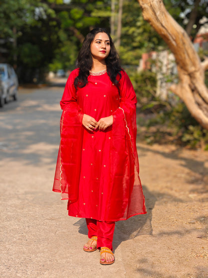 Red Chinnon Embellished Kurta with Pant and Dupatta – Premium 3-Piece Set (M–2XL)