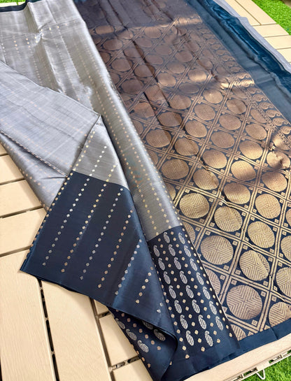 Pure Handloom Double Warp Kanchi Pattu Saree with Zari Motifs, Contrast Border & Royal Woven Pallu