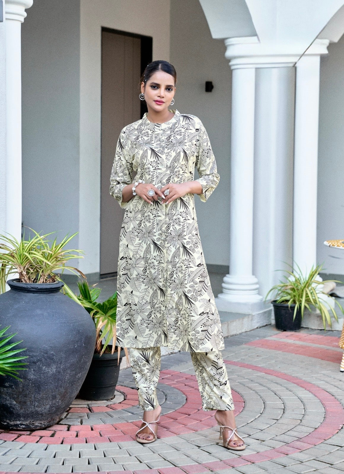 Heavy Viscose Printed Co-Ord Set with Mandarin Collar, Button Detailing, and Side Pocket – Ethnic Wear for Women (XL to 3XL)