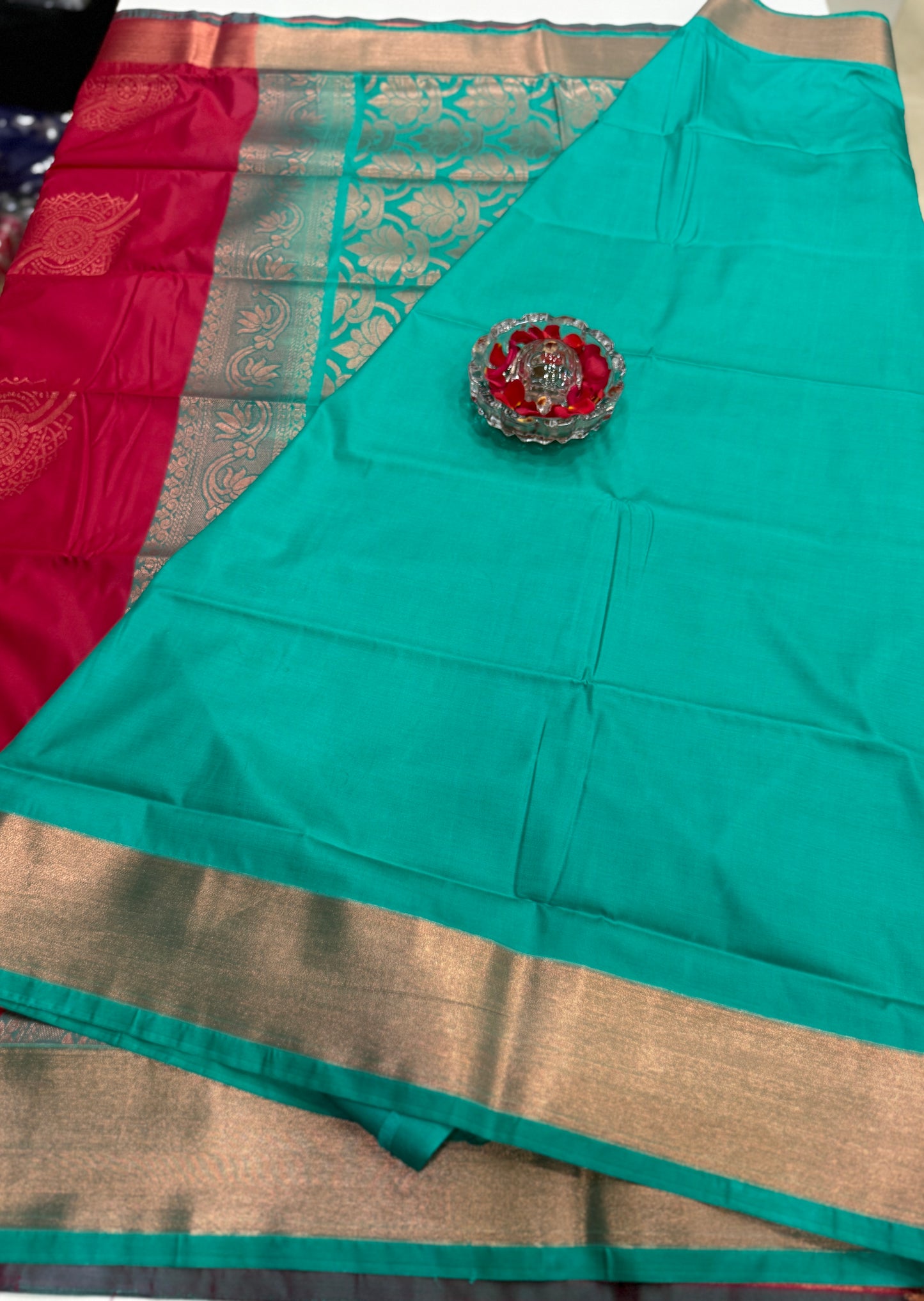 Kanchi Soft Silk Saree with Zari Weaving and Traditional Motifs – Wedding and Festive Wear