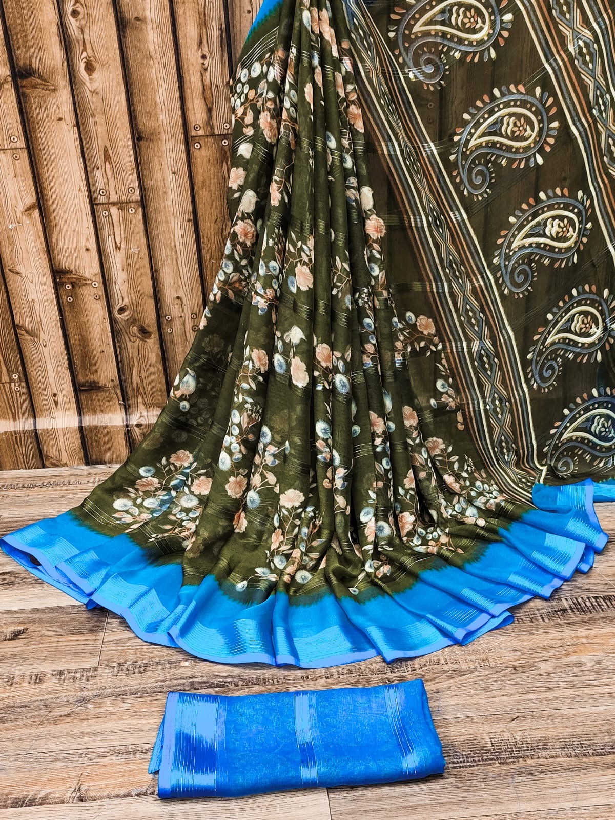 Chiffon Jari Saree with All-Over Floral Print & Contrast Printed Border – Blouse Options Available