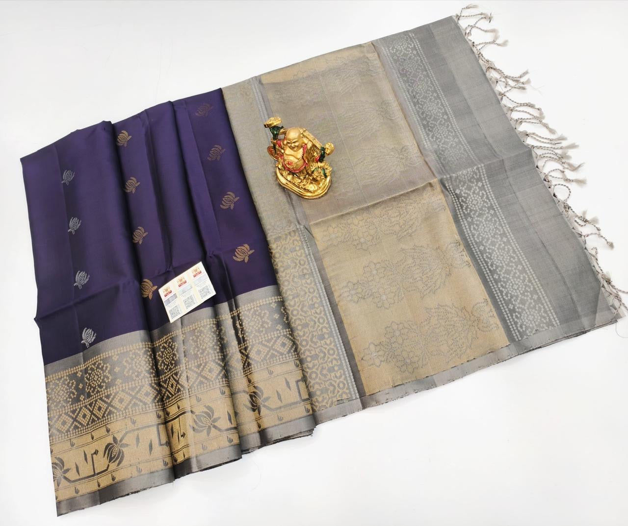 Pure Soft Silk Handloom Saree for Women – Double Warp Borderless Design with Gold Zari and Contrast Blouse