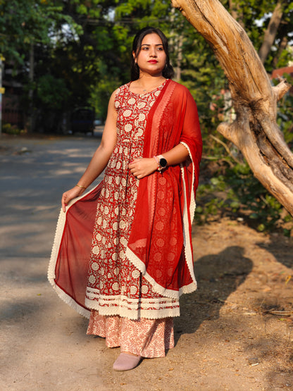 Women’s Cotton Floral Print Kurta with Palazzo & Dupatta – Sizes XL & 2XL