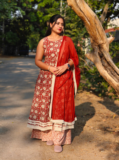 Women’s Cotton Floral Print Kurta with Palazzo & Dupatta – Sizes XL & 2XL