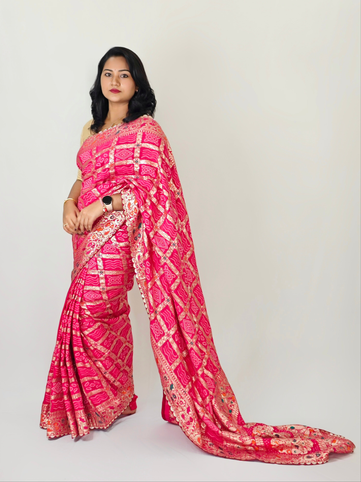 Viscose Silk Bandej Saree with Meenakari Weaving, Heavy Pallu and Lace Border – Festive Wear