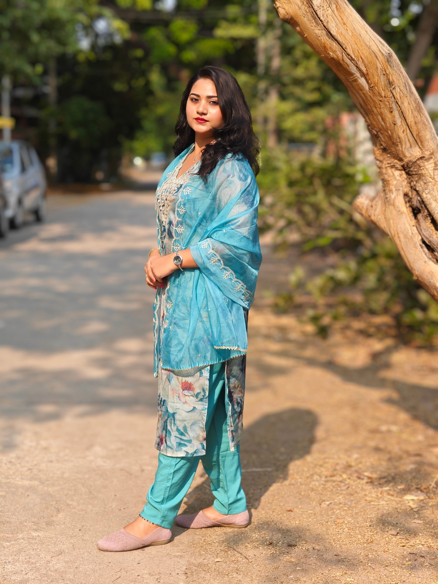 Heavy Organza Embroidered Kurta Pant Dupatta Set with Zari Weaving for Women – Sizes M to XXL