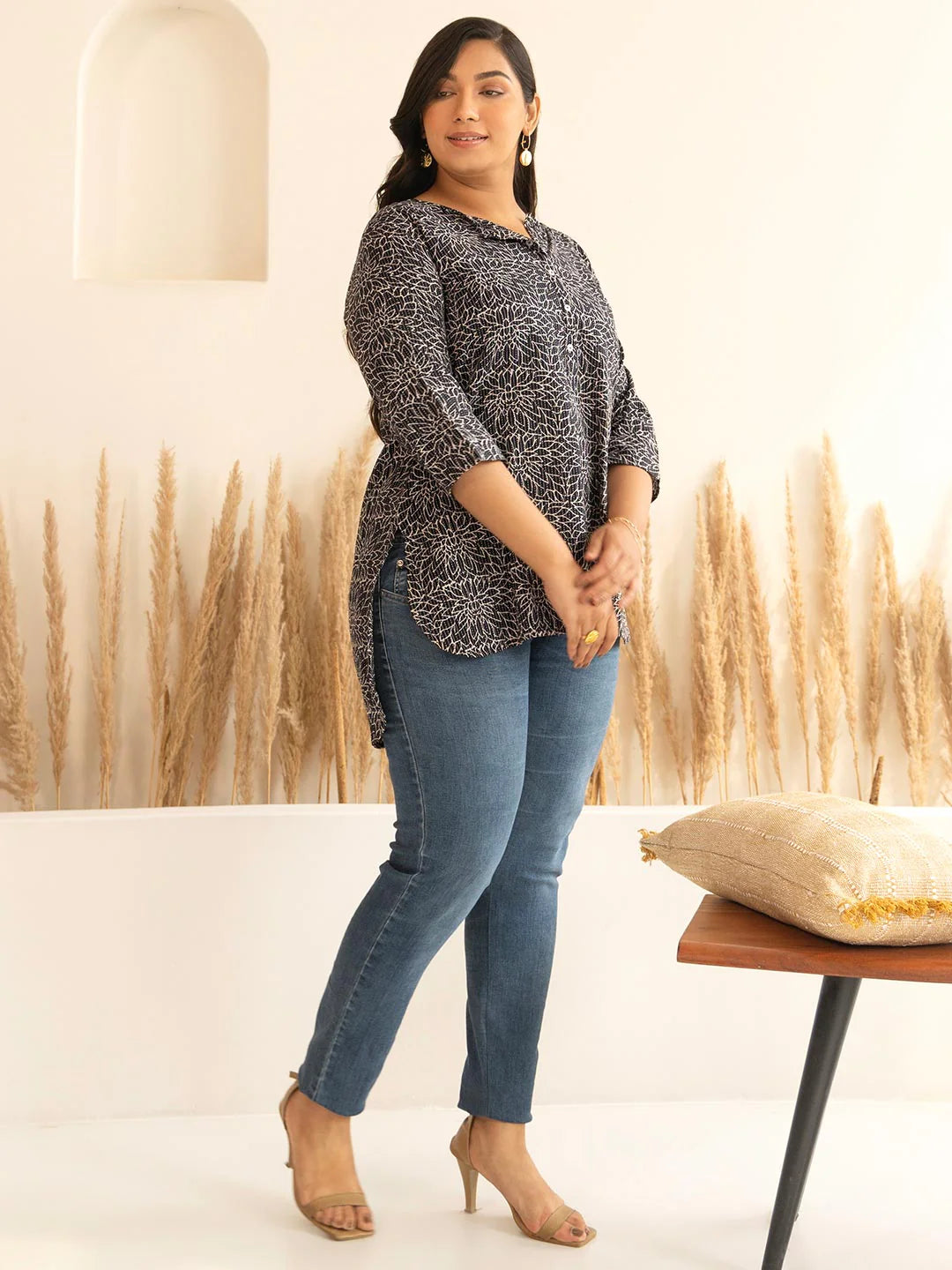 Women’s Black Cotton Floral Kantha Stitch Short Kurta – Three-Quarter Sleeves