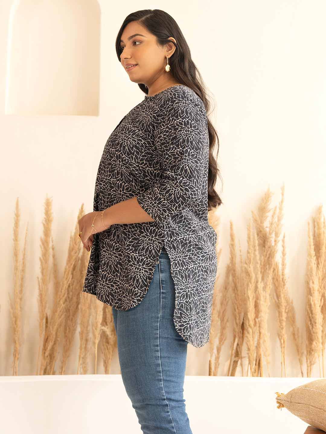 Women’s Black Cotton Floral Kantha Stitch Short Kurta – Three-Quarter Sleeves