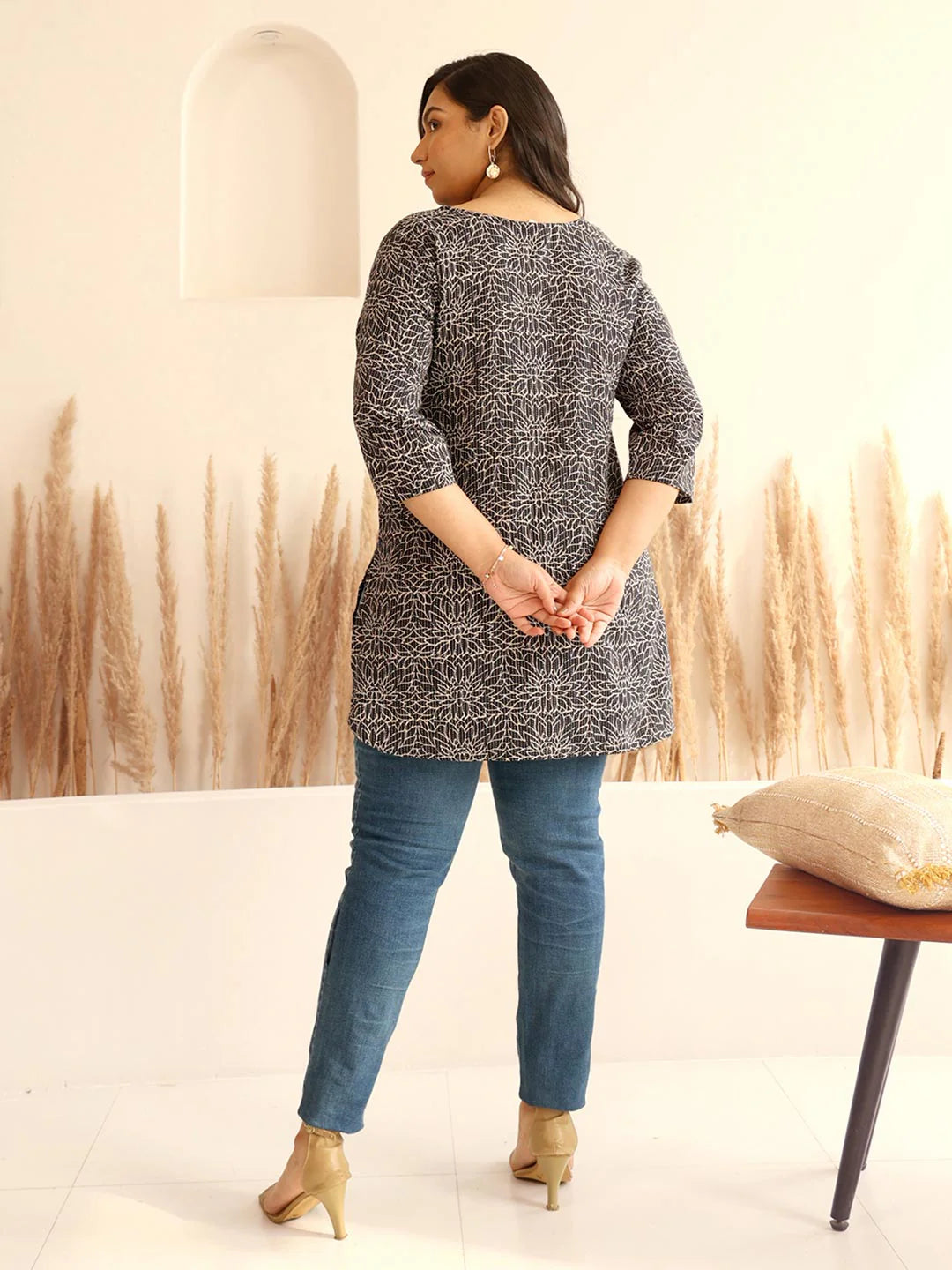 Women’s Black Cotton Floral Kantha Stitch Short Kurta – Three-Quarter Sleeves