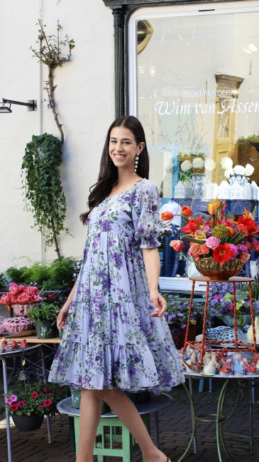 Women’s Lavender Georgette Floral Printed Tiered Midi Dress – Sizes M & 2XL