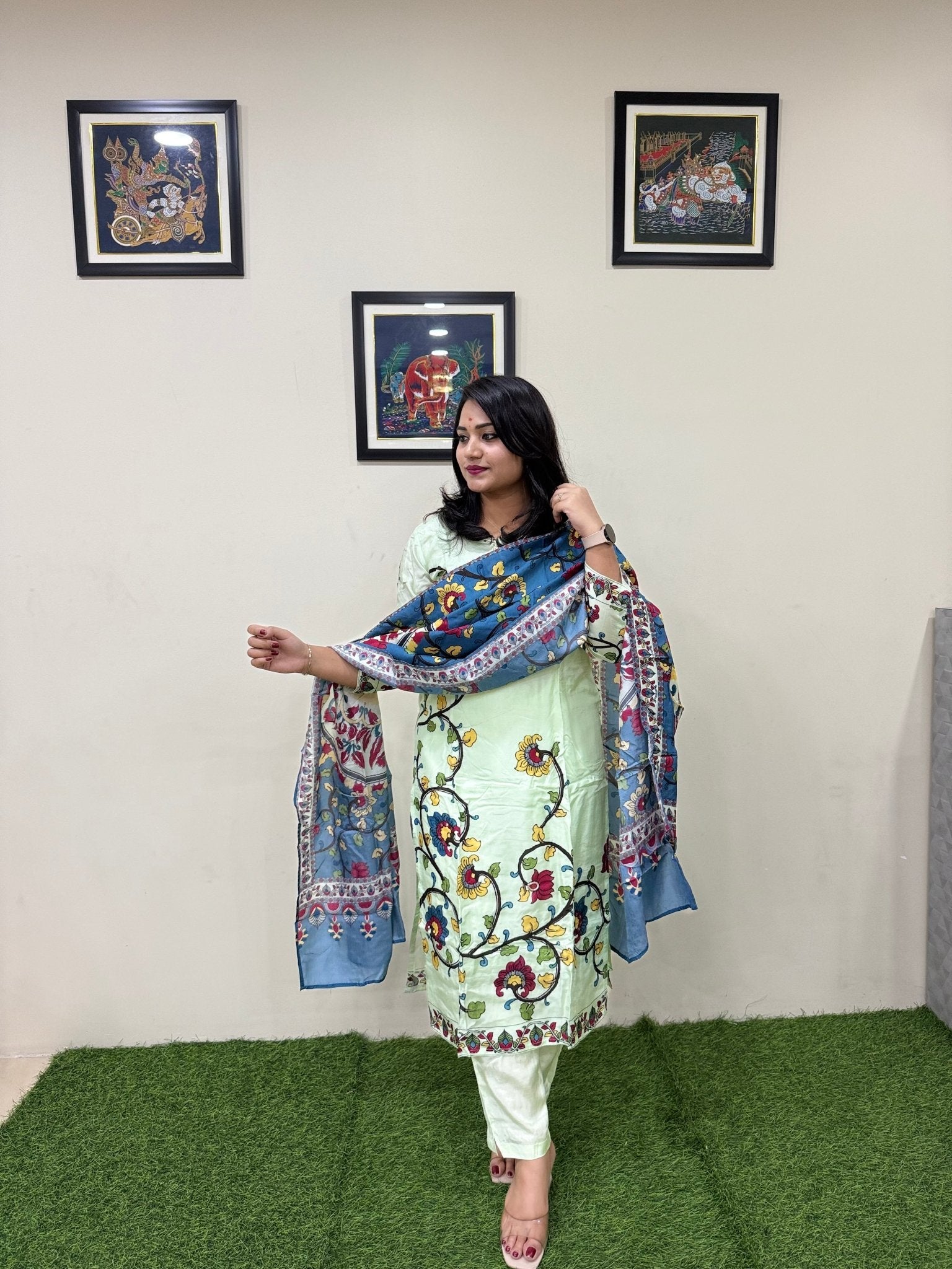 Premium Elegance in Russian Silk - Mani's Fashions