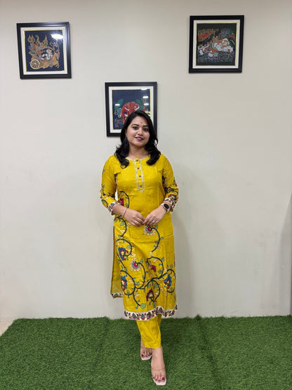 Premium Elegance in Russian Silk - Mani's Fashions