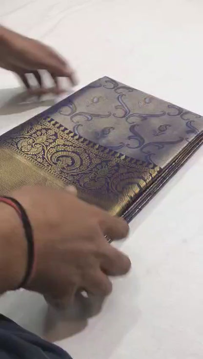 Kanchipuram Silk Saree with Intricate Zari Weaving, Rich Pallu, and Coordinated Blouse