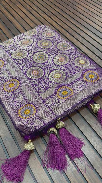 Banarasi Dola Silk Saree with Meenakari Jaal Weaving, Zari Pallu, and Butti Blouse – Royal Splendor Collection