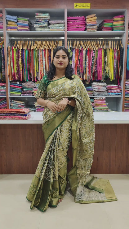 Kanchipuram Pattu Saree with Traditional Zari Weaving and Motifs