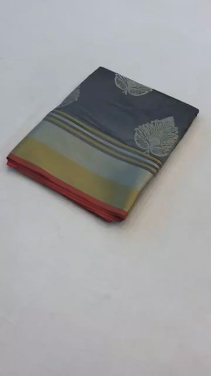 Soft Banarasi Silk Saree with Intricate Weaving Work, Rich Pallu, and Matching Weaving Blouse