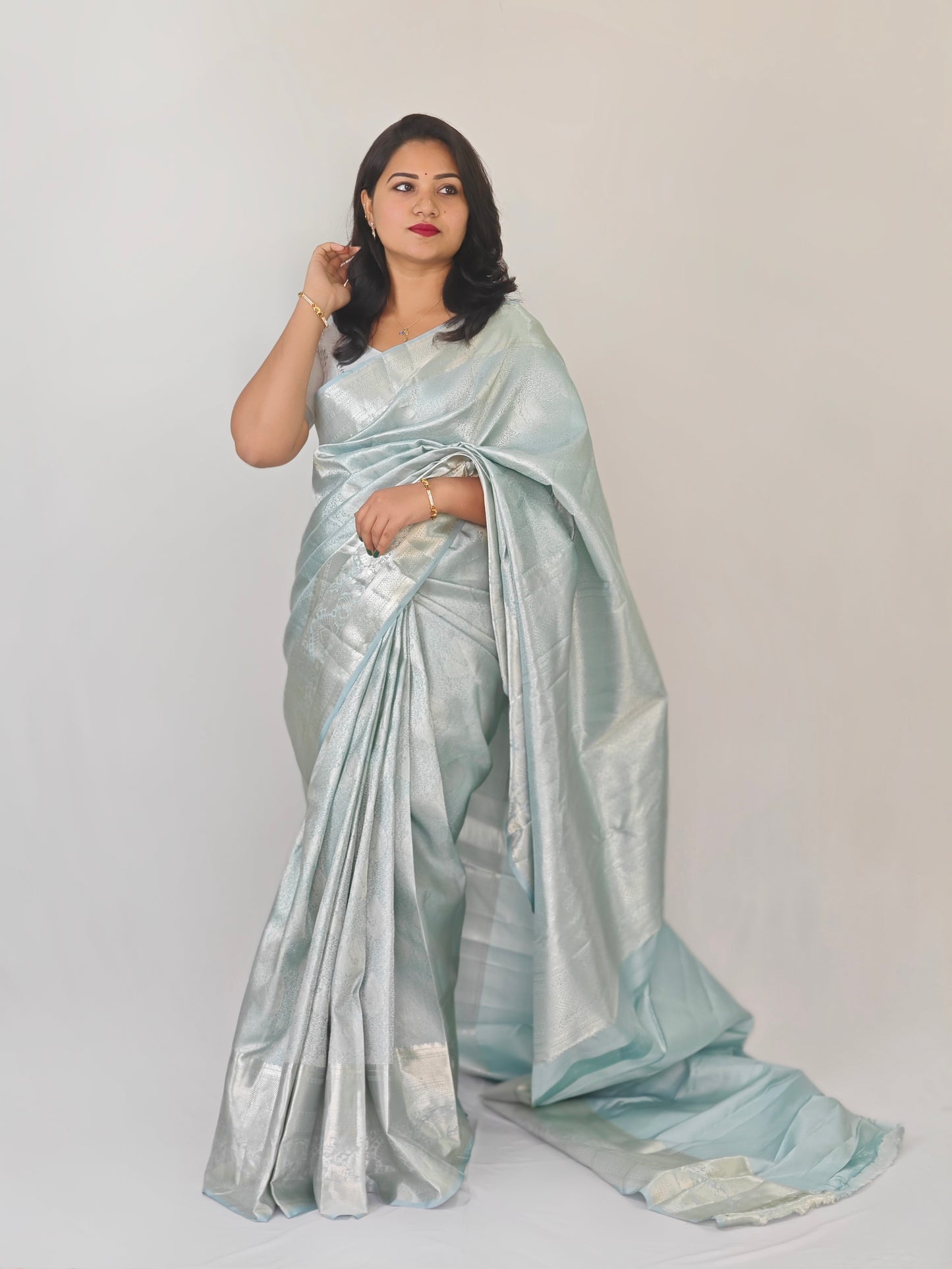 Pure Silk Handloom Saree for Women with Silver Zari – Lightweight, Silk Mark Certified