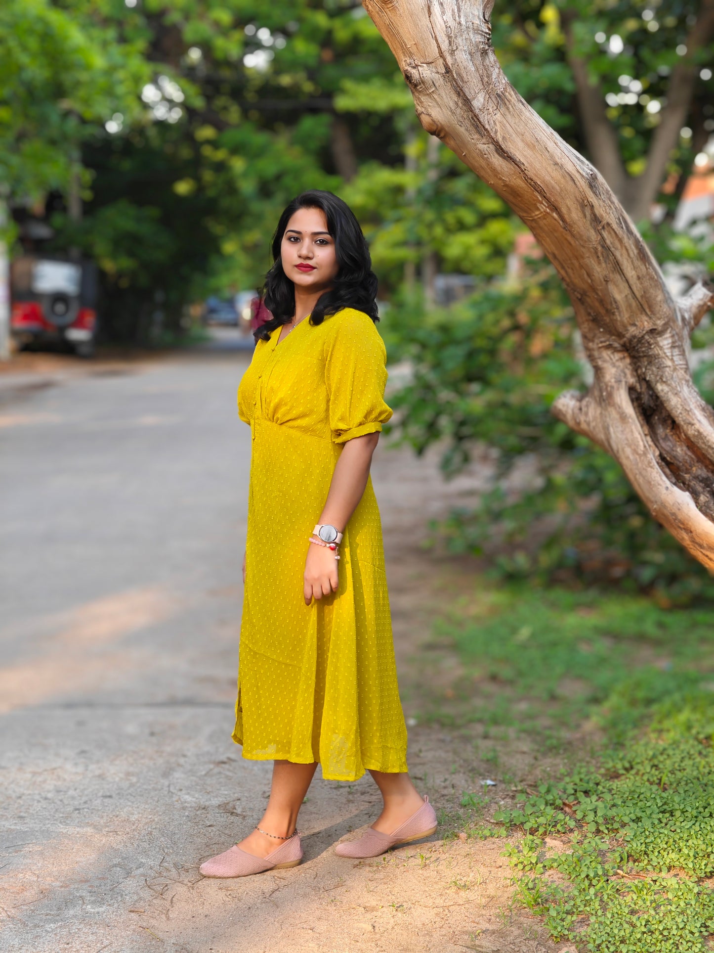 Yellow Chiffon Dobby Partywear Midi Dress with V-Neck and Puff Sleeves – Sizes S to 3XL