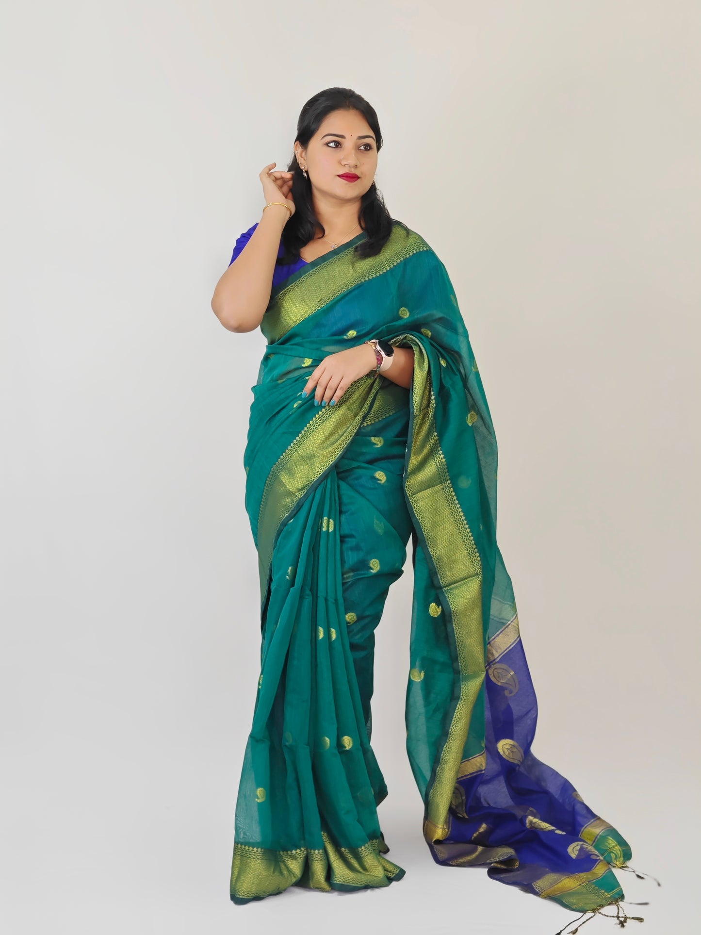 Maheshwari Silk Cotton Saree with Mango Butta Motifs & Gold Zari Border