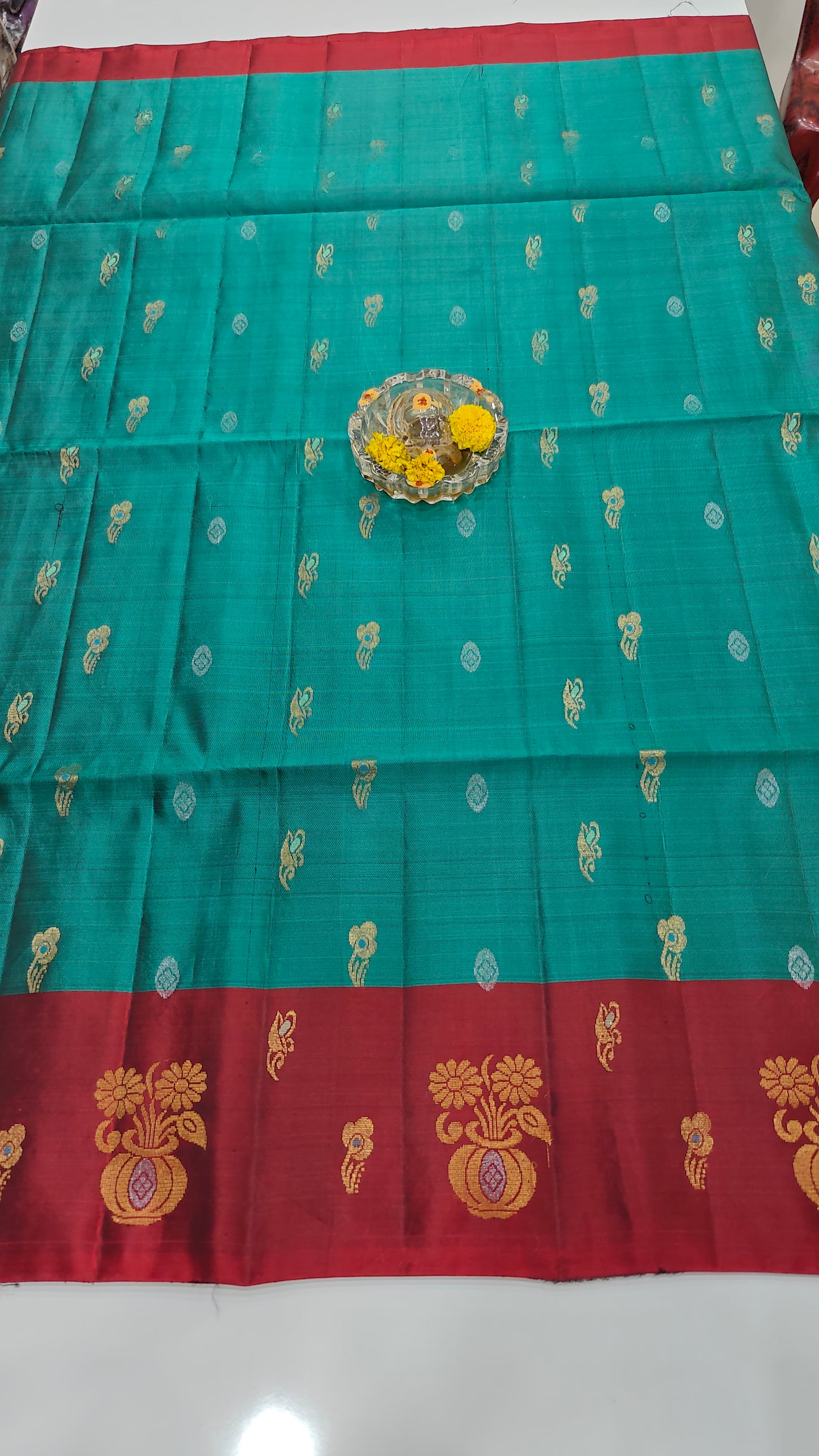 Pure Handloom Silk Saree with Woven Butta & Contrast Pallu