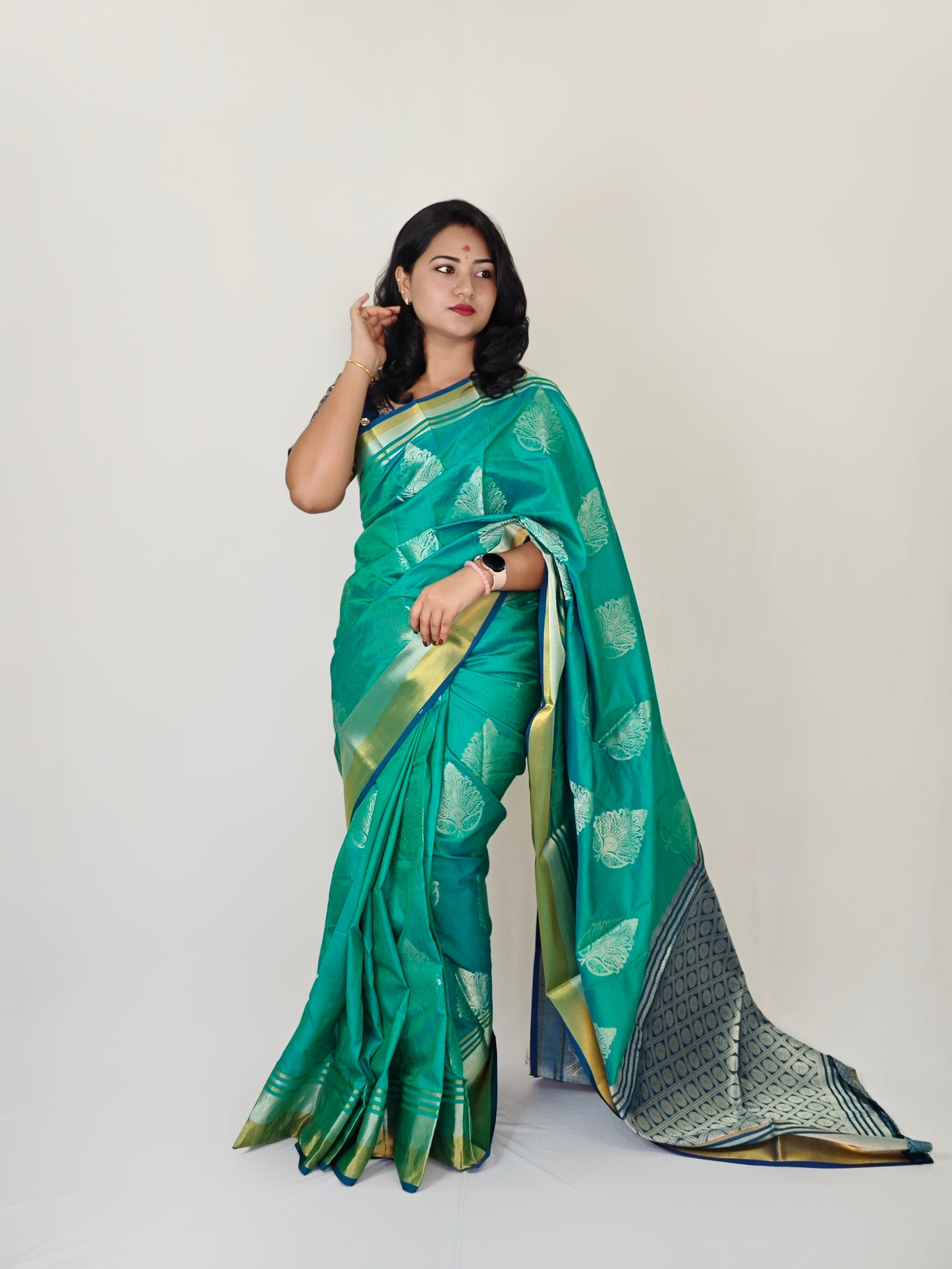 Soft Banarasi Silk Saree with Intricate Weaving Work, Rich Pallu, and Matching Weaving Blouse