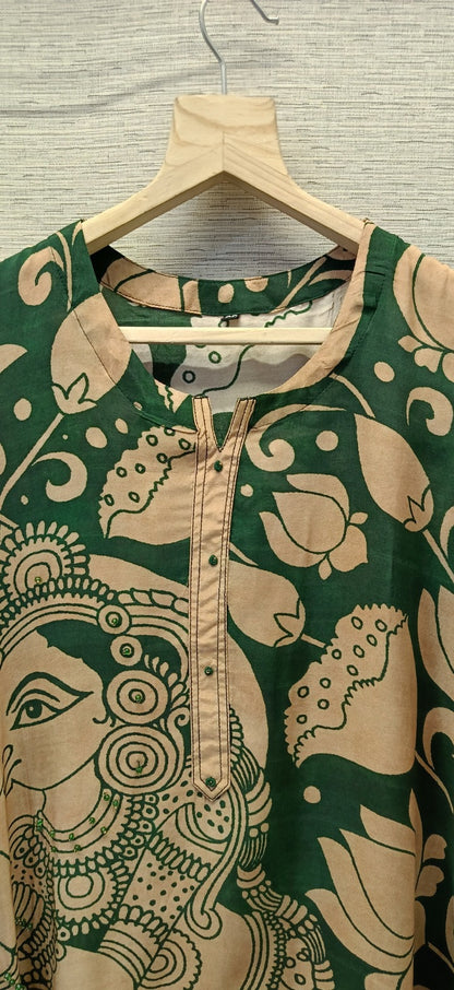 Women’s muslin kalamkari print kurta pant set, green beige, thread and moti detailing, round neck slit, sizes 38-44