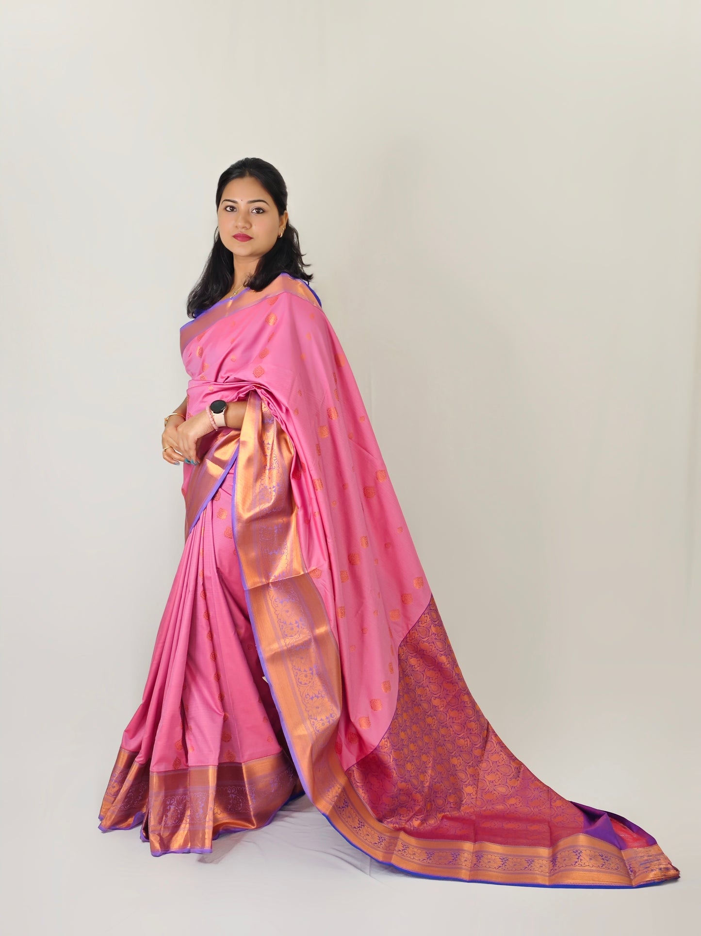 Kanchipuram Silk Saree with Zari Weaving, Ornate Borders and Rich Pallu – Wedding Wear