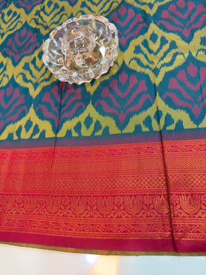 Soft Silk Ikkat Pochampally Saree with Traditional Woven Border and Blouse Piece for Women