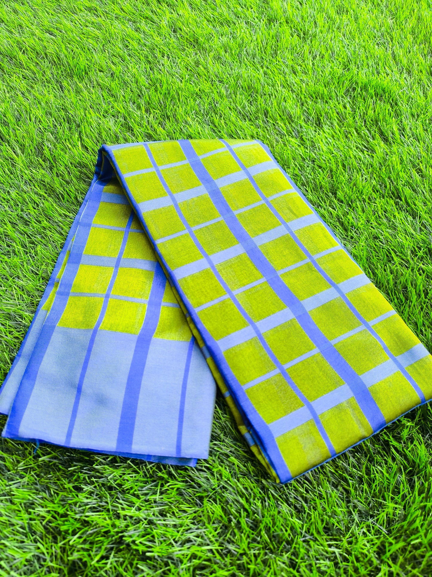 Lightweight Cotton Saree for Daily Wear with Minimal Motifs and Soft Breathable Fabric for Women