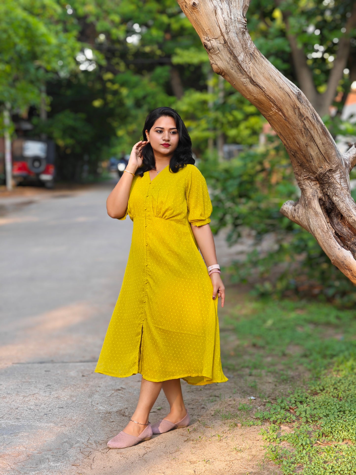 Yellow Chiffon Dobby Partywear Midi Dress with V-Neck and Puff Sleeves – Sizes S to 3XL