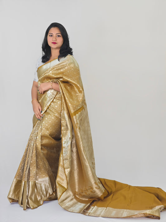 Pure Silk Handloom Saree for Women with Silver Zari – Lightweight, Silk Mark Certified