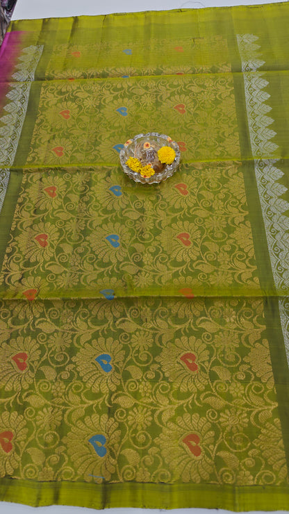 Pure Handloom Silk Saree with Heritage Contrast Pallu and Woven Motifs
