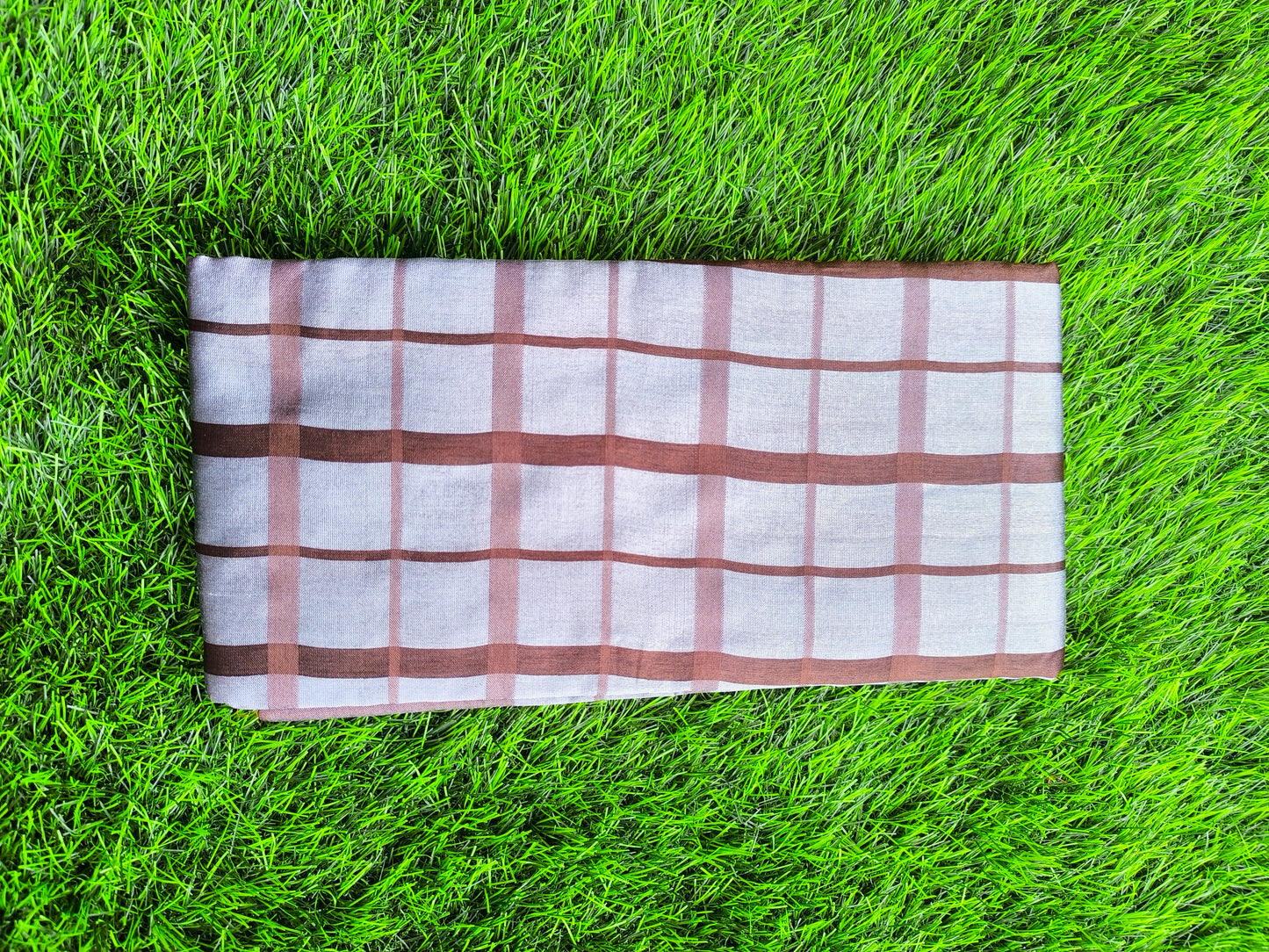 Lightweight Cotton Saree for Daily Wear with Minimal Motifs and Soft Breathable Fabric for Women