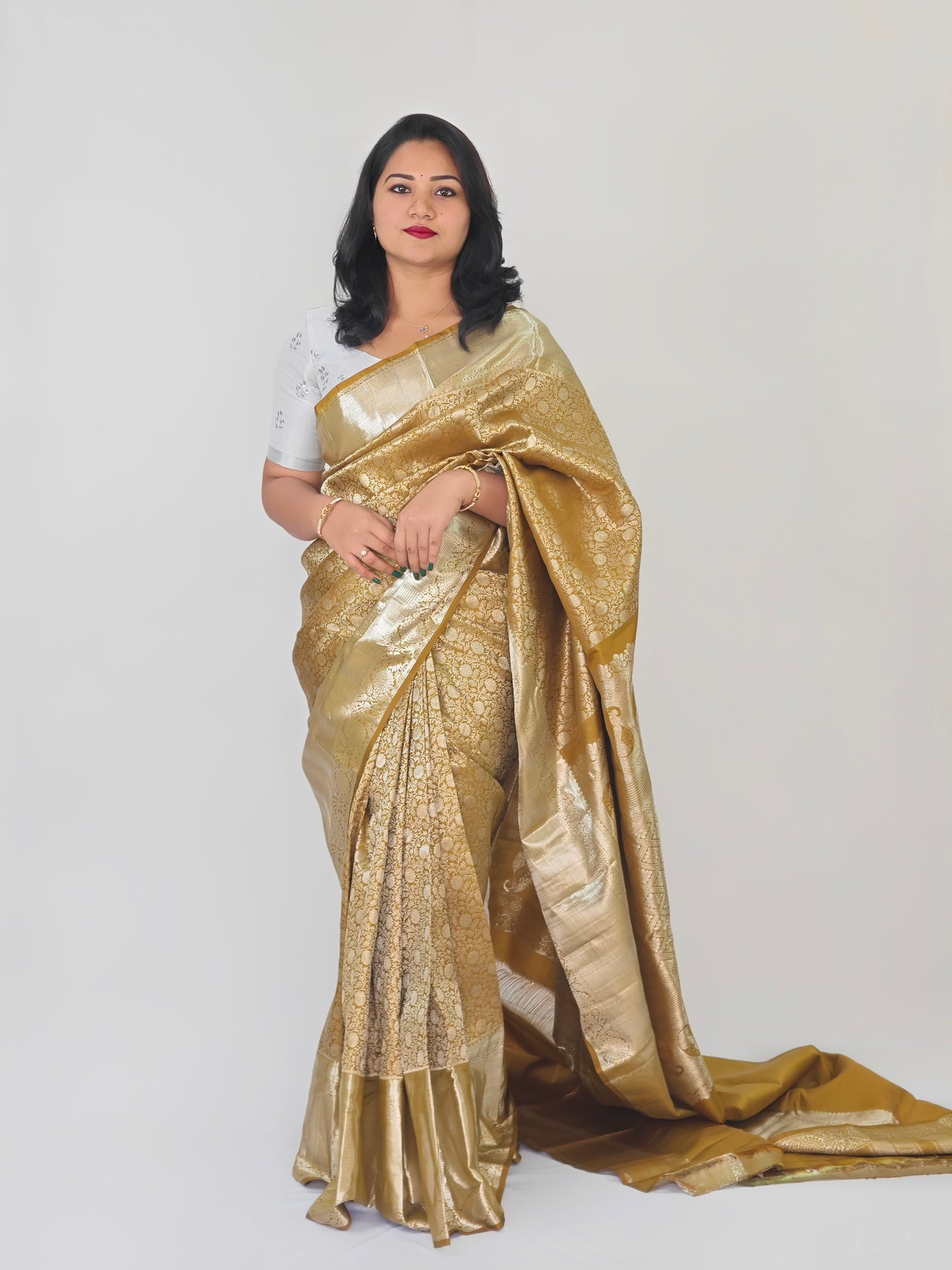 Pure Silk Handloom Saree for Women with Silver Zari – Lightweight, Silk Mark Certified
